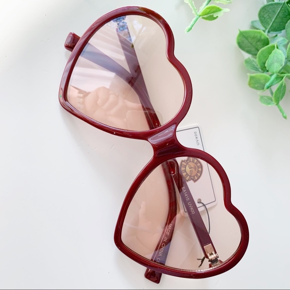 Red Heart Sunglasses - Picture 8 of 8